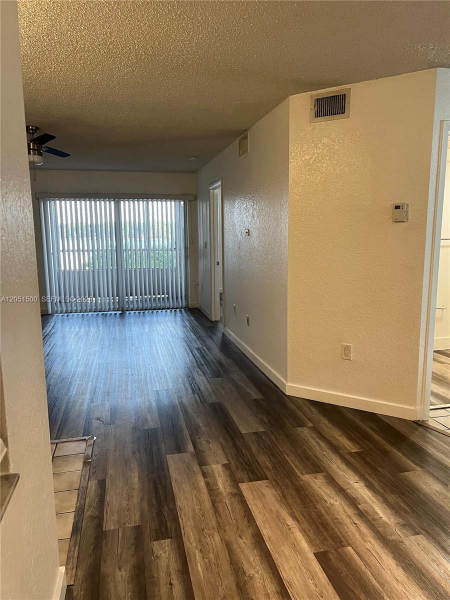 2831 N Oakland Forest Dr # 210 — Photo 2