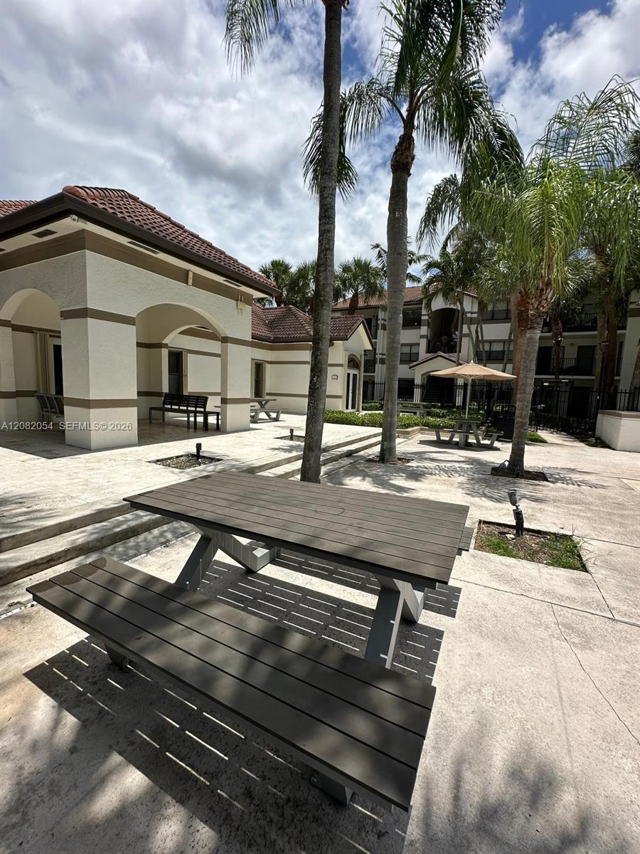 540 S Park Rd # 9 — Photo 2