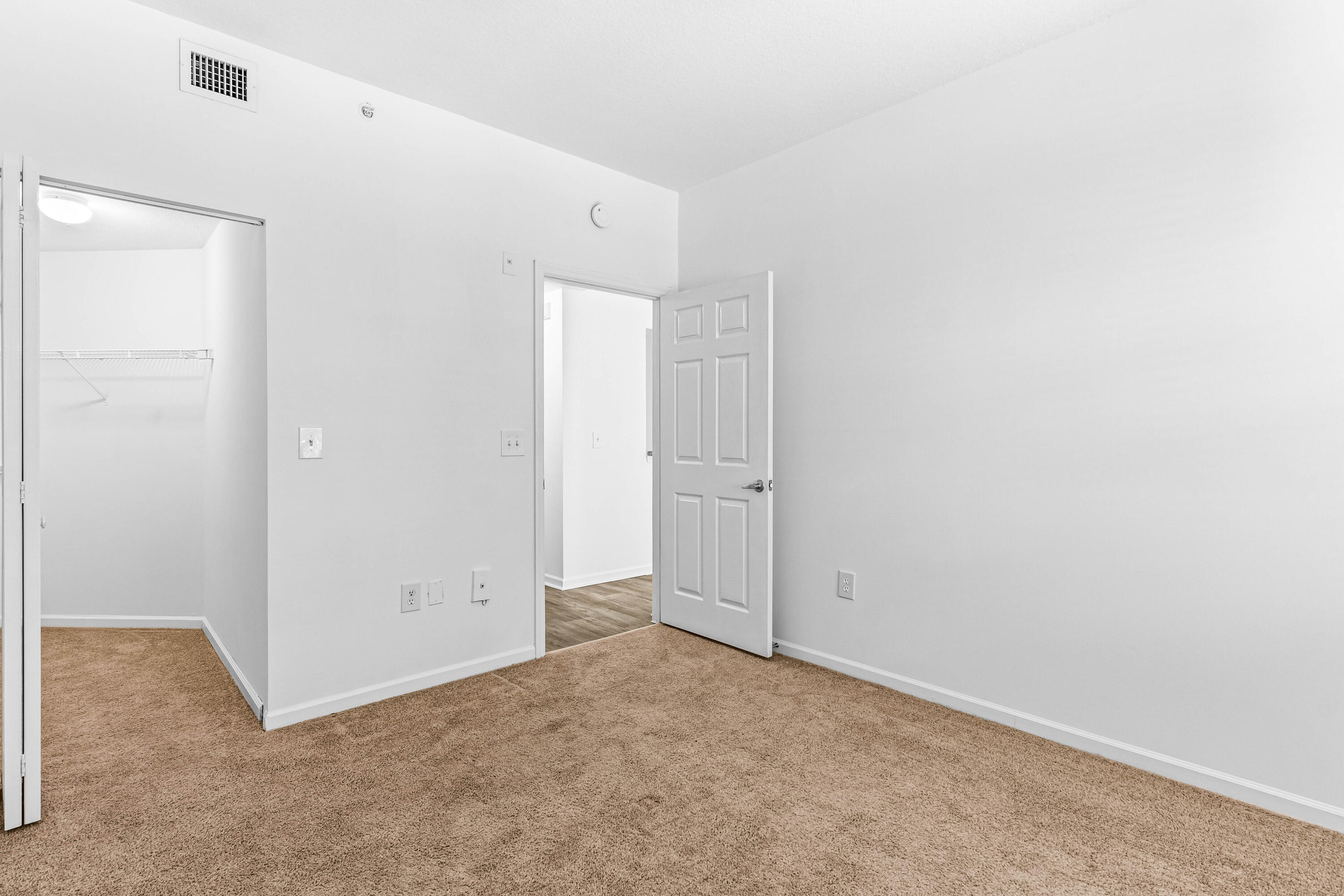 1961 BRANDYWINE Road # 304 — Photo 5
