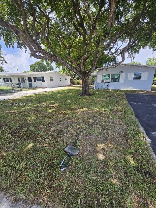 351 NE 25th Ct — Photo 2