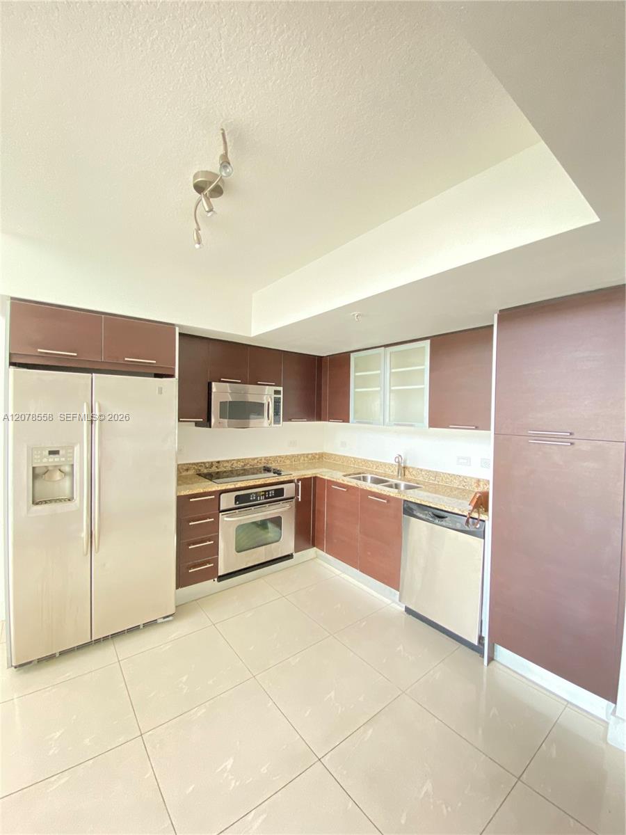 41 SE 5th St # 1109 — Photo 5