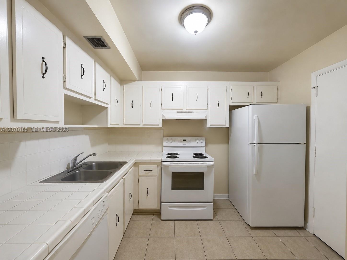 3700 NW 21st St # 206 — Photo 2