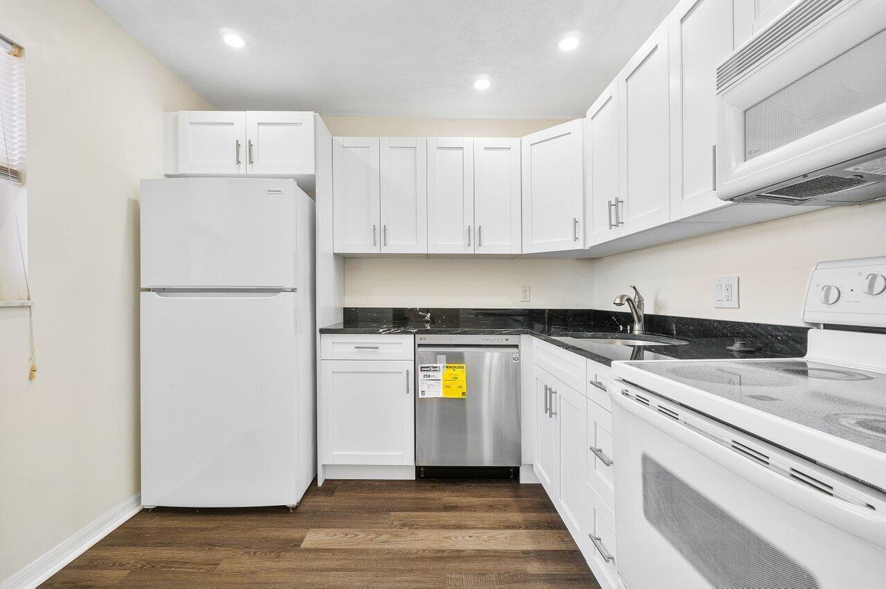 2615 NE 1ST Court # 407 — Photo 5