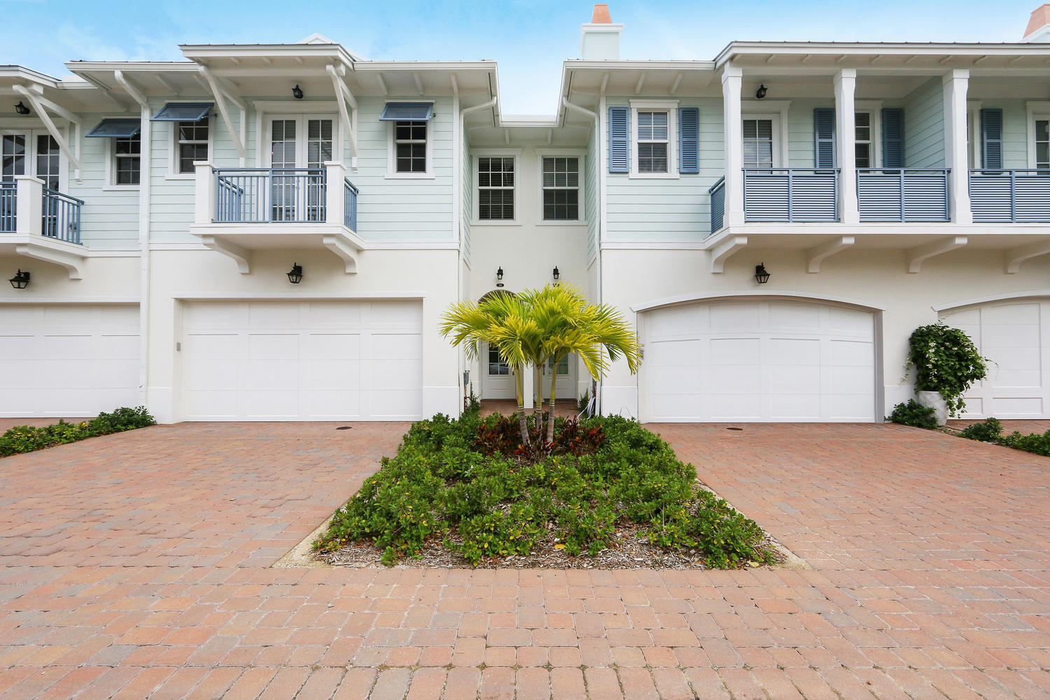 114 Ocean Breeze Drive — Photo 2