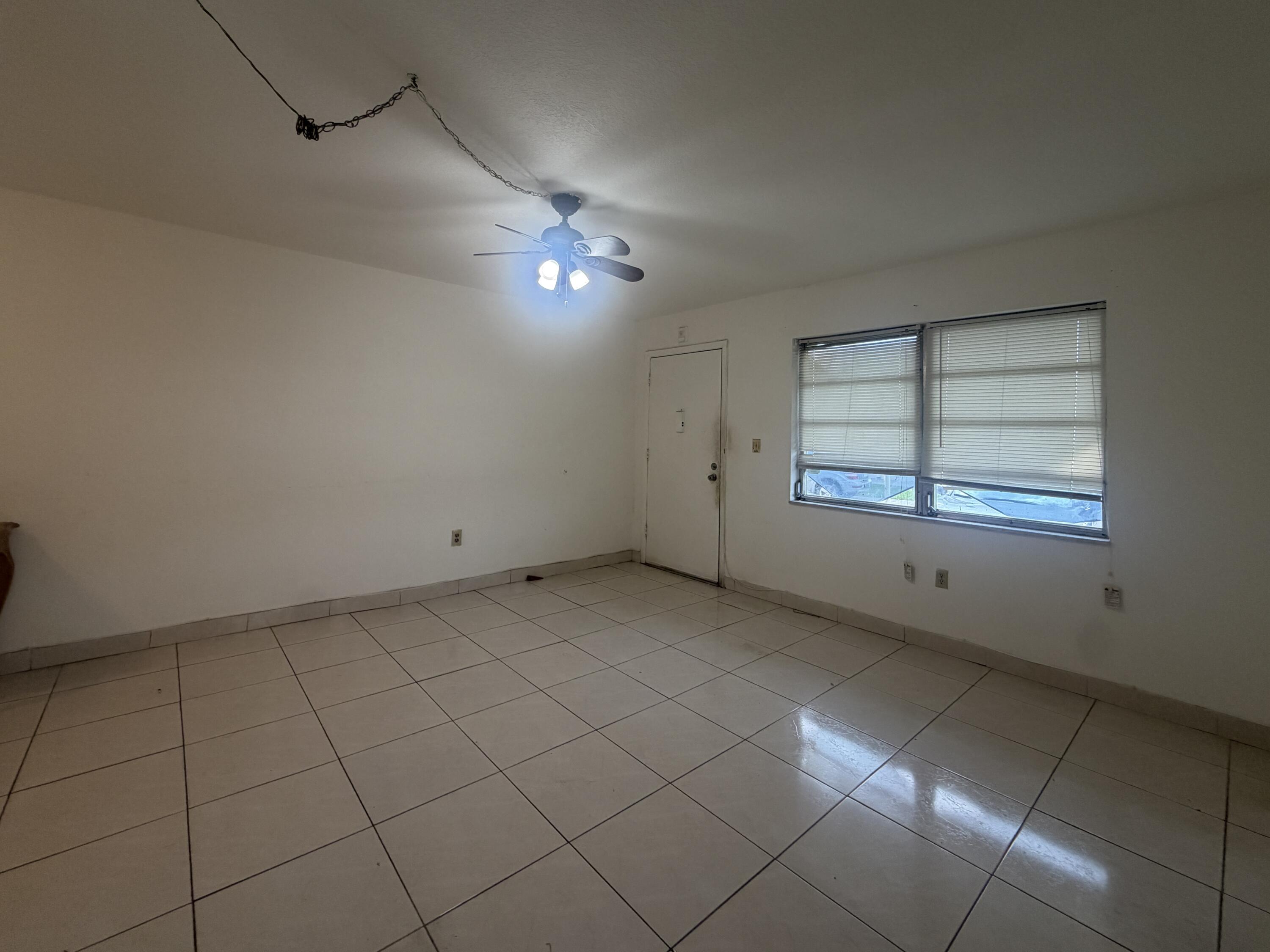 20210 NE 2ND Avenue # V14 — Photo 5
