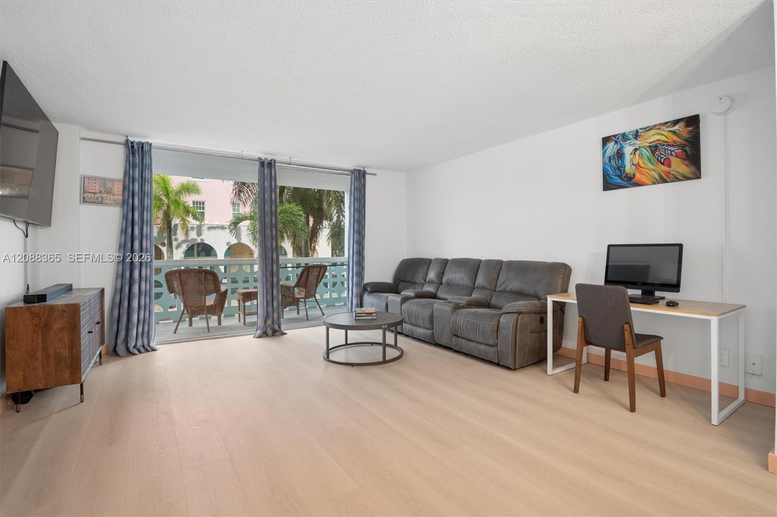 1 N Golfview Rd # 201 — Photo 2