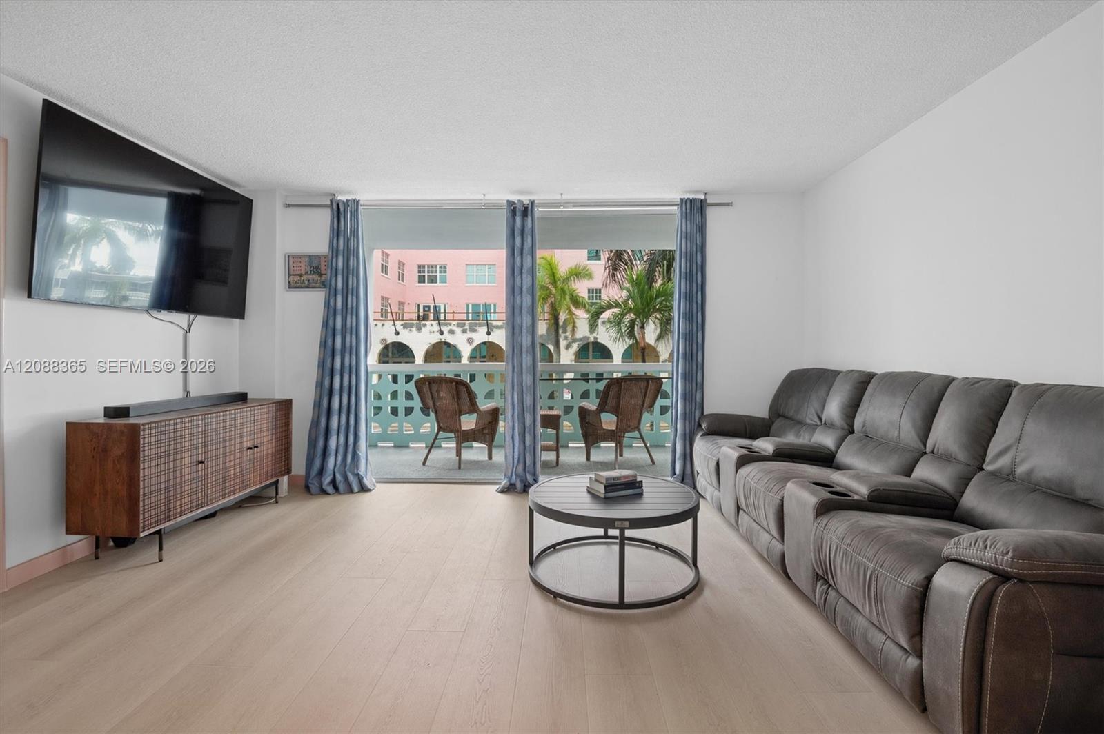 1 N Golfview Rd # 201 — Photo 3