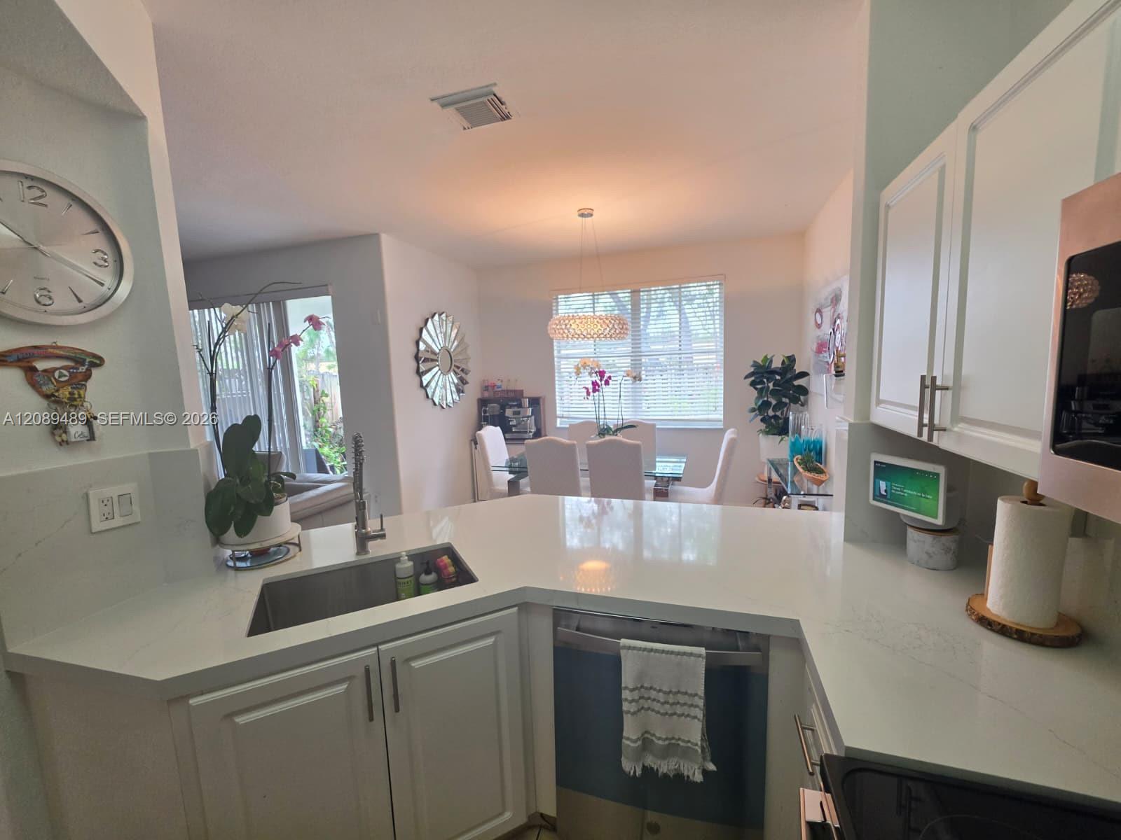 7800 NW 116th Pl — Photo 4