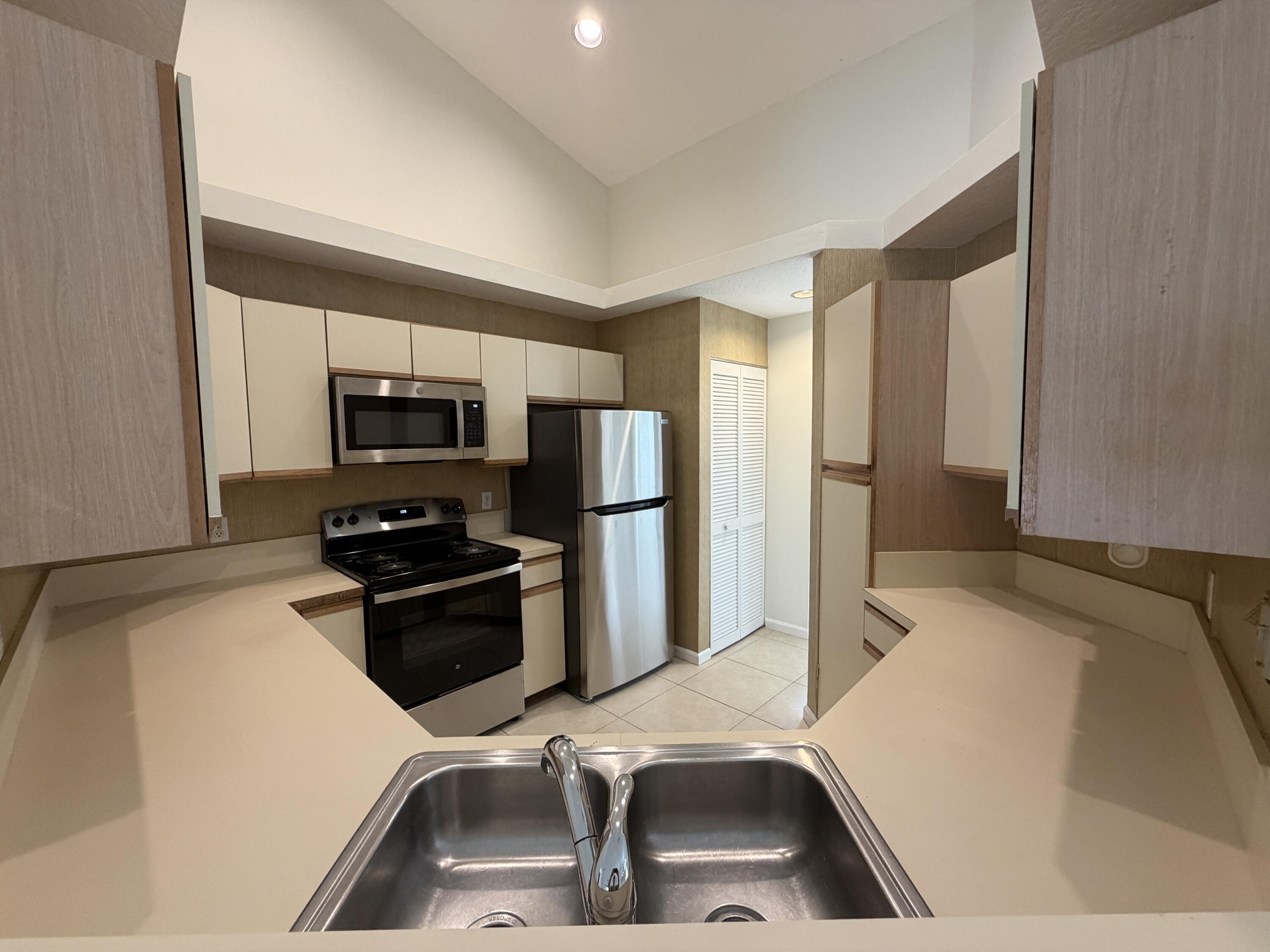 302 Muirfield Court — Photo 5