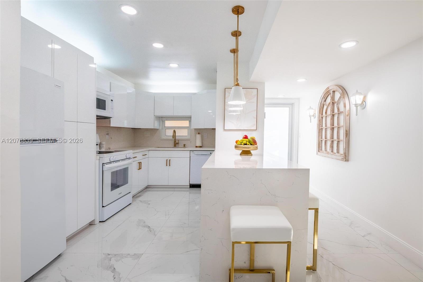 300 S Hollybrook Dr # 310 — Photo 3