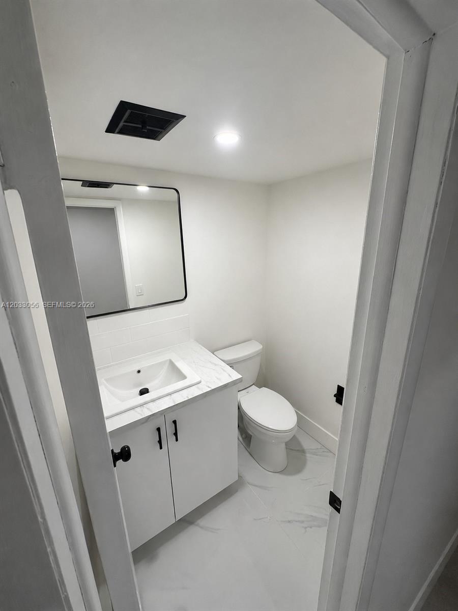 10774 N Kendall Dr # G1 — Photo 5