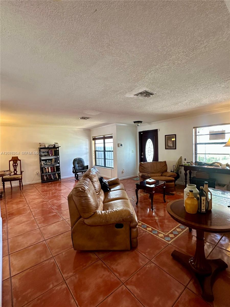 10330 Puerto Rico Dr — Photo 2