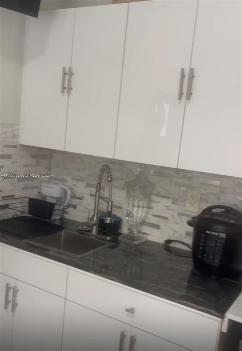 14554 SW 161 Ct — Photo 3
