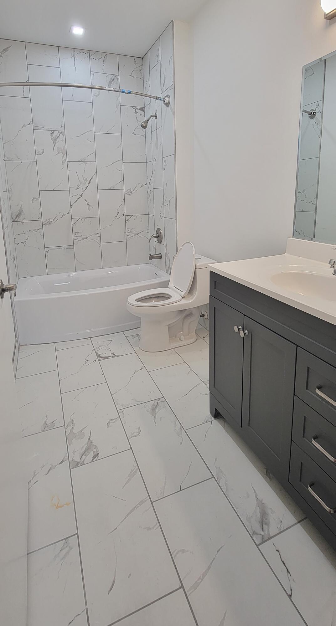 3801 DAVIE Boulevard # 220 — Photo 5