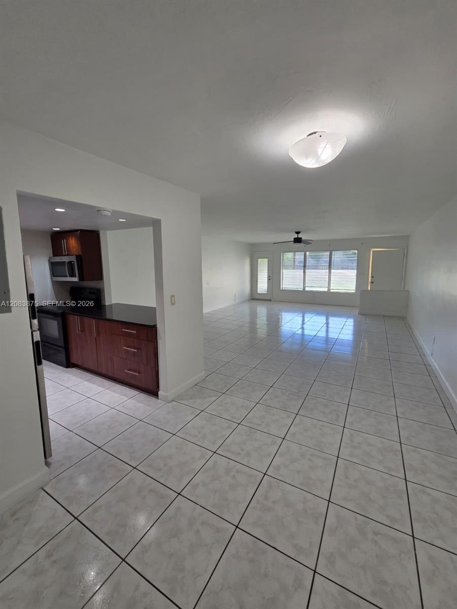 1885 NE 121st St # 8 — Photo 3
