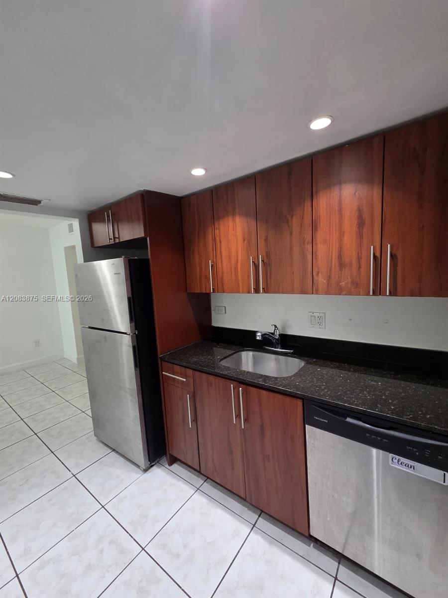 1885 NE 121st St # 8 — Photo 5