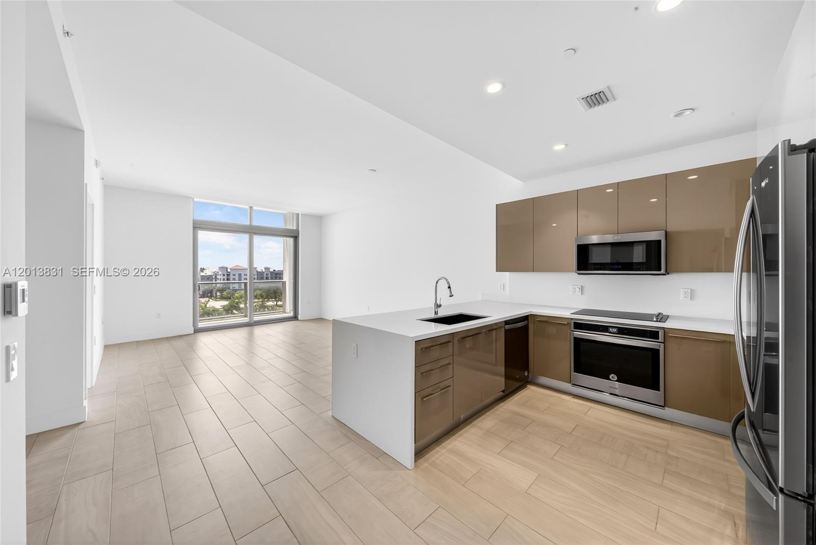 2000 Metropica Way # 615 — Photo 2