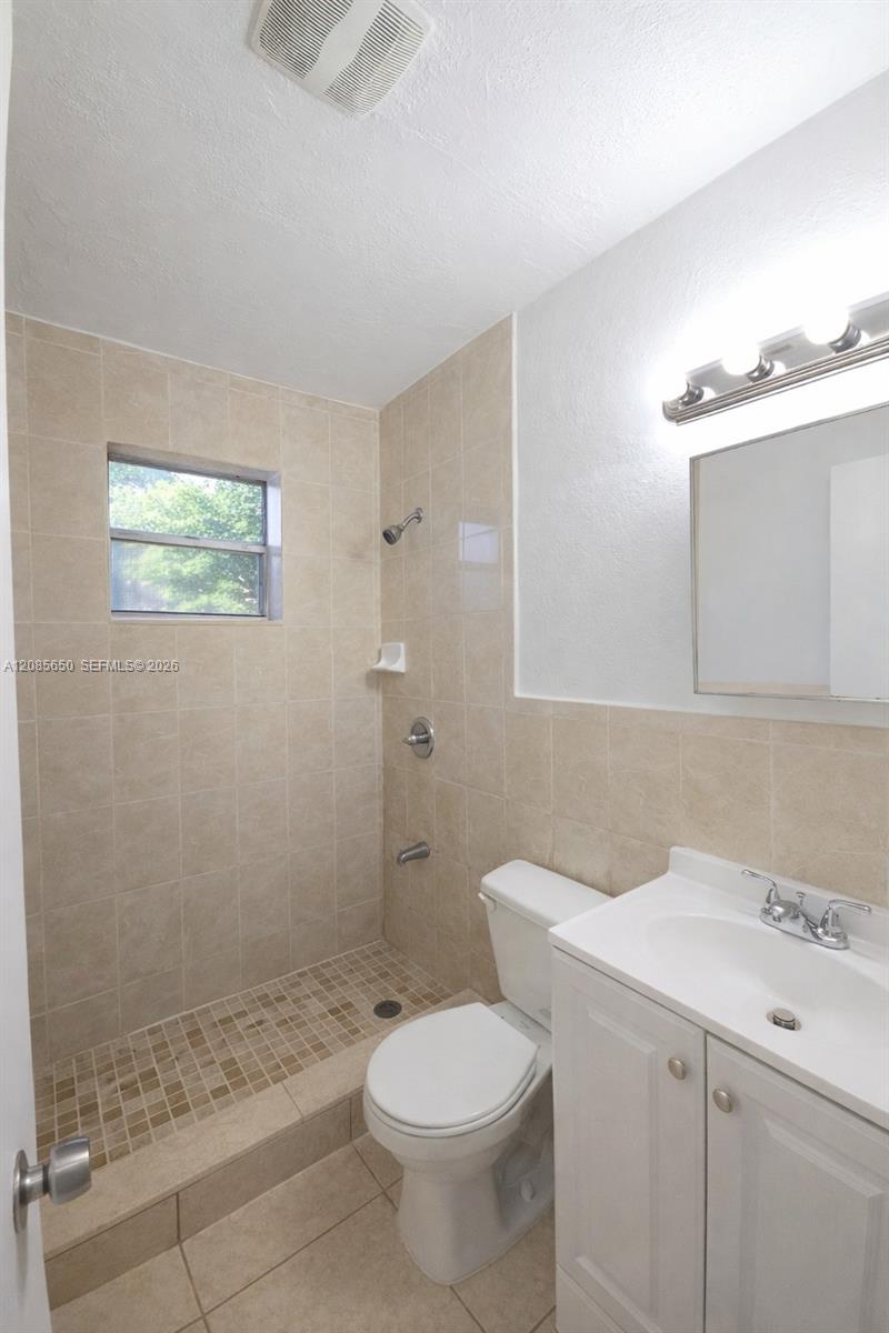 2580 NW 139th St # 1 — Photo 3