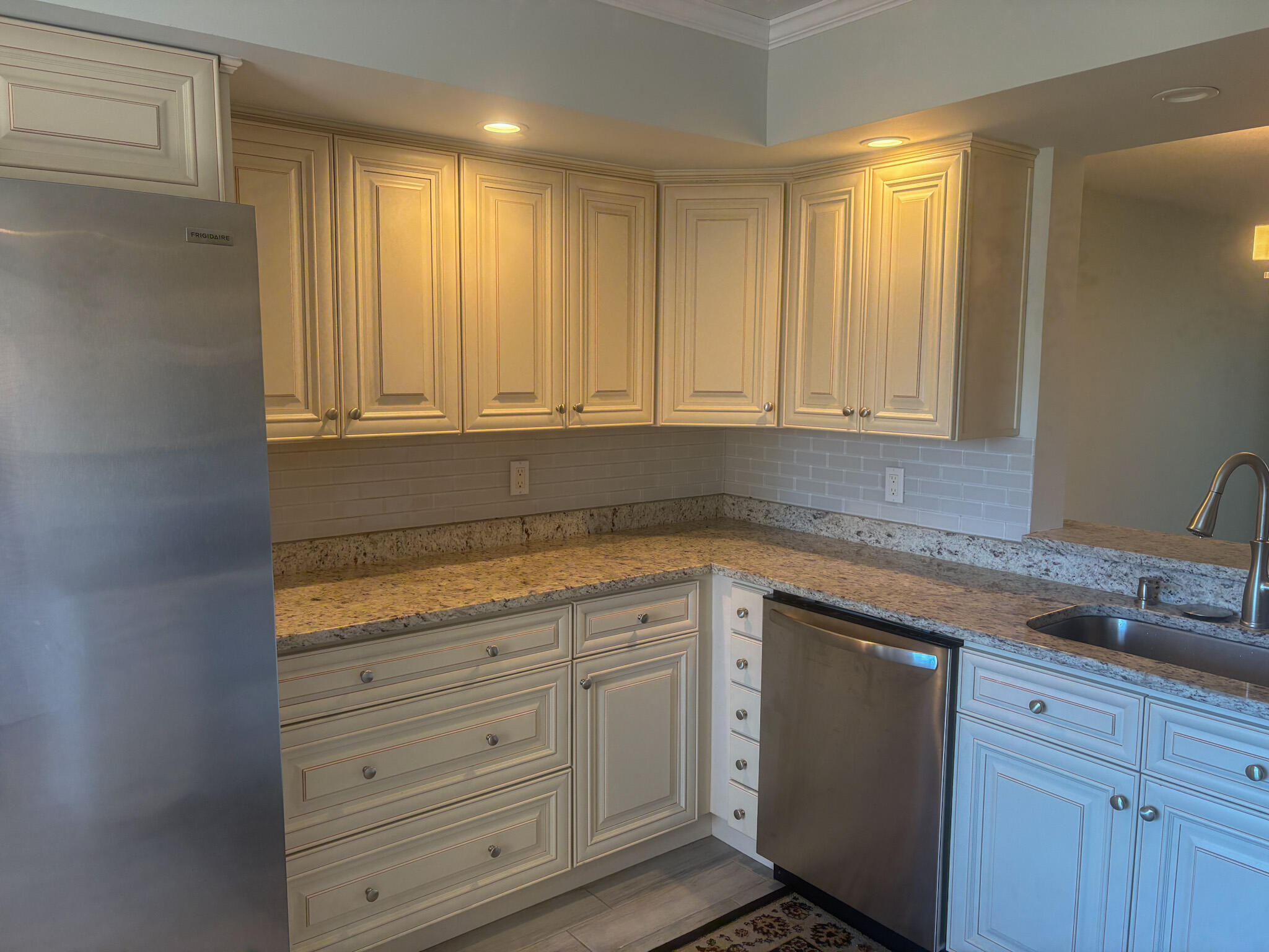 6515 KENSINGTON Lane # 304 — Photo 3