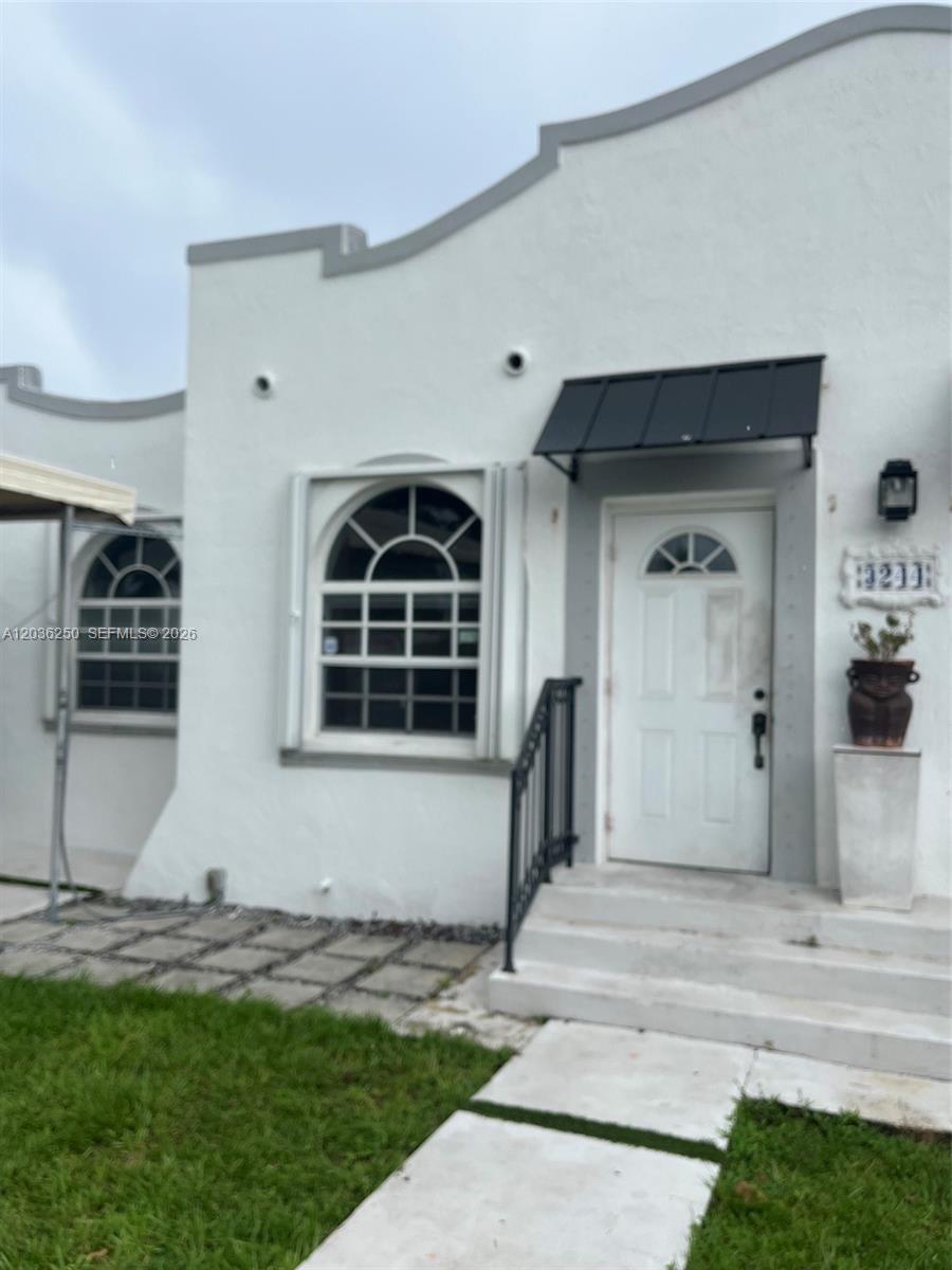 3244 SW 3rd St # L, Miami FL 33135