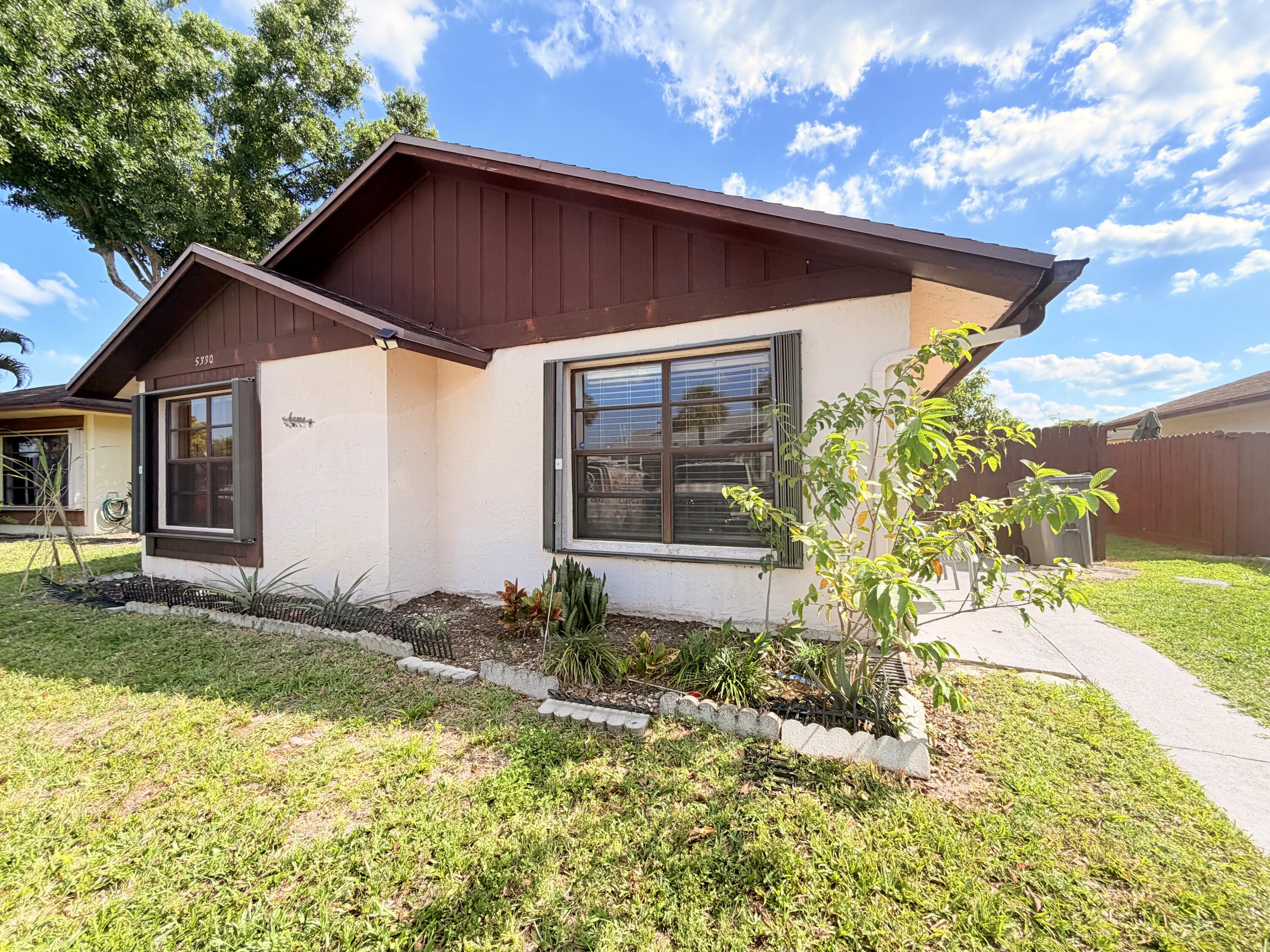 5330 Mendoza Street, West Palm Beach FL 33415