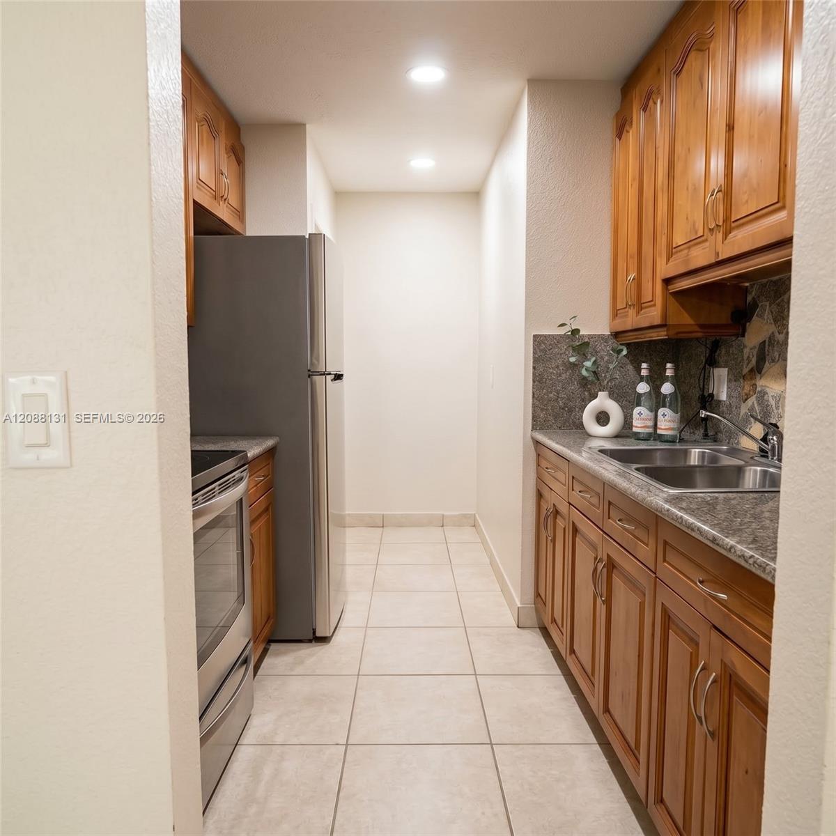 7238 SW 94th Pl # D5 — Photo 3