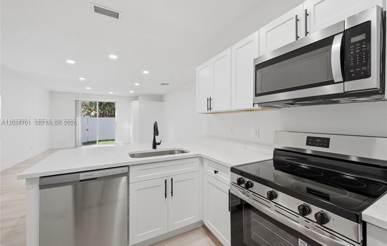 5703 NW 48th Ave # 48 — Photo 5