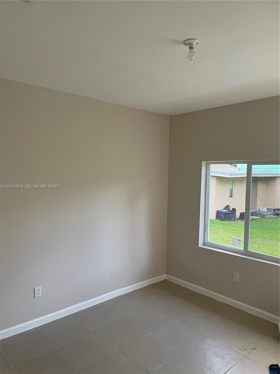 8321 NE Miami Ct # 4 — Photo 5