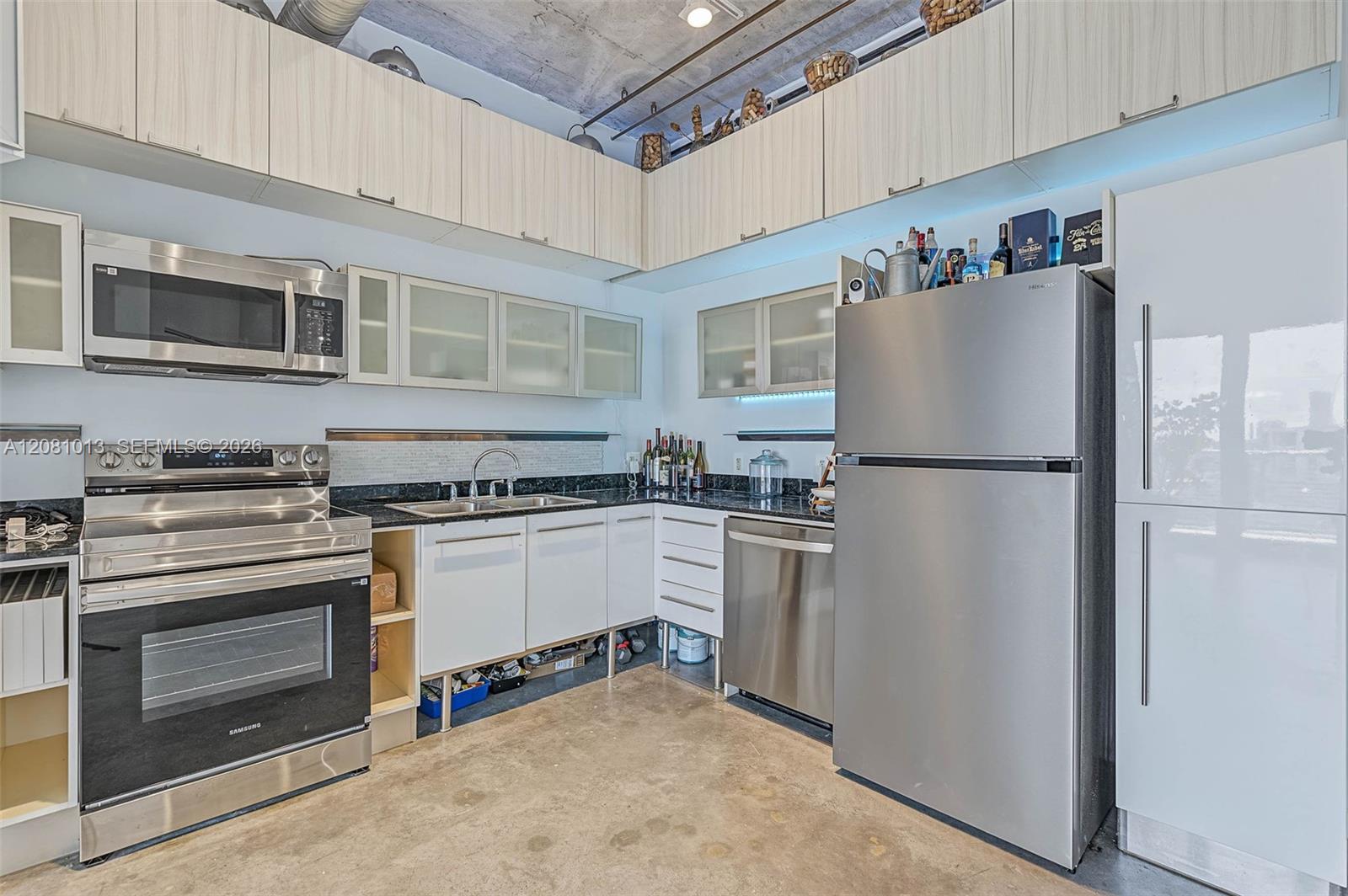 10 SW South River Dr # 1106 — Photo 4