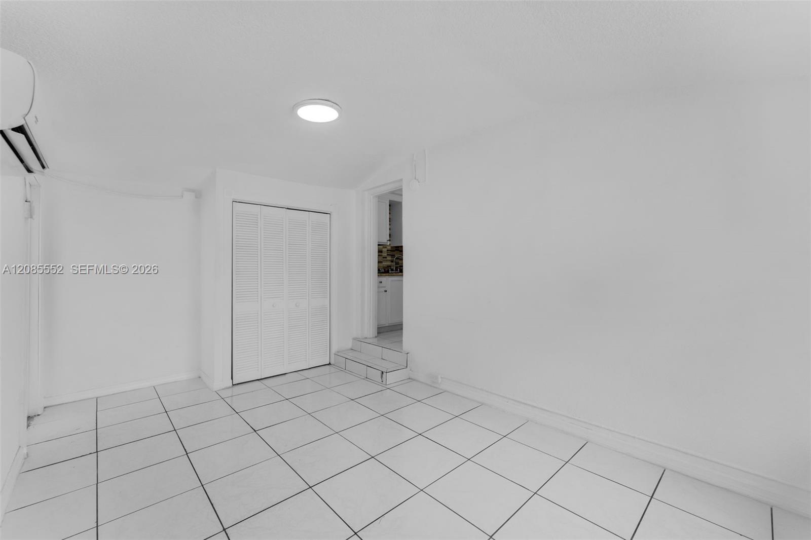 201 SW 51st Ct # 5 — Photo 3