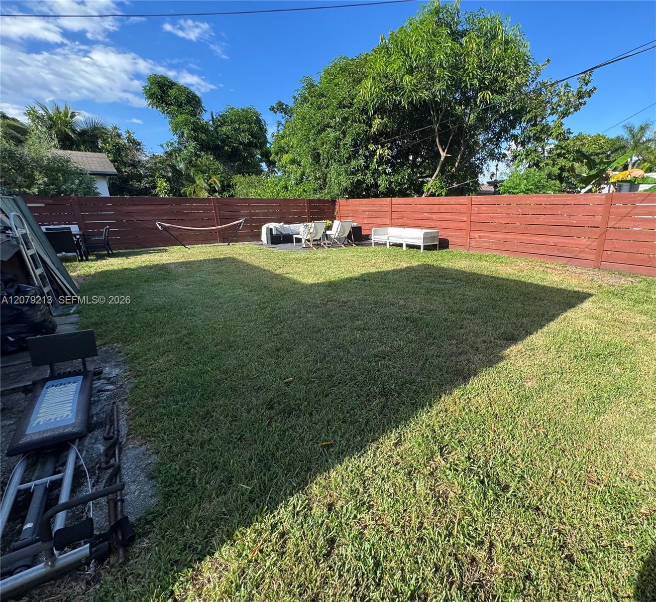 10841 NE 2nd Pl — Photo 3