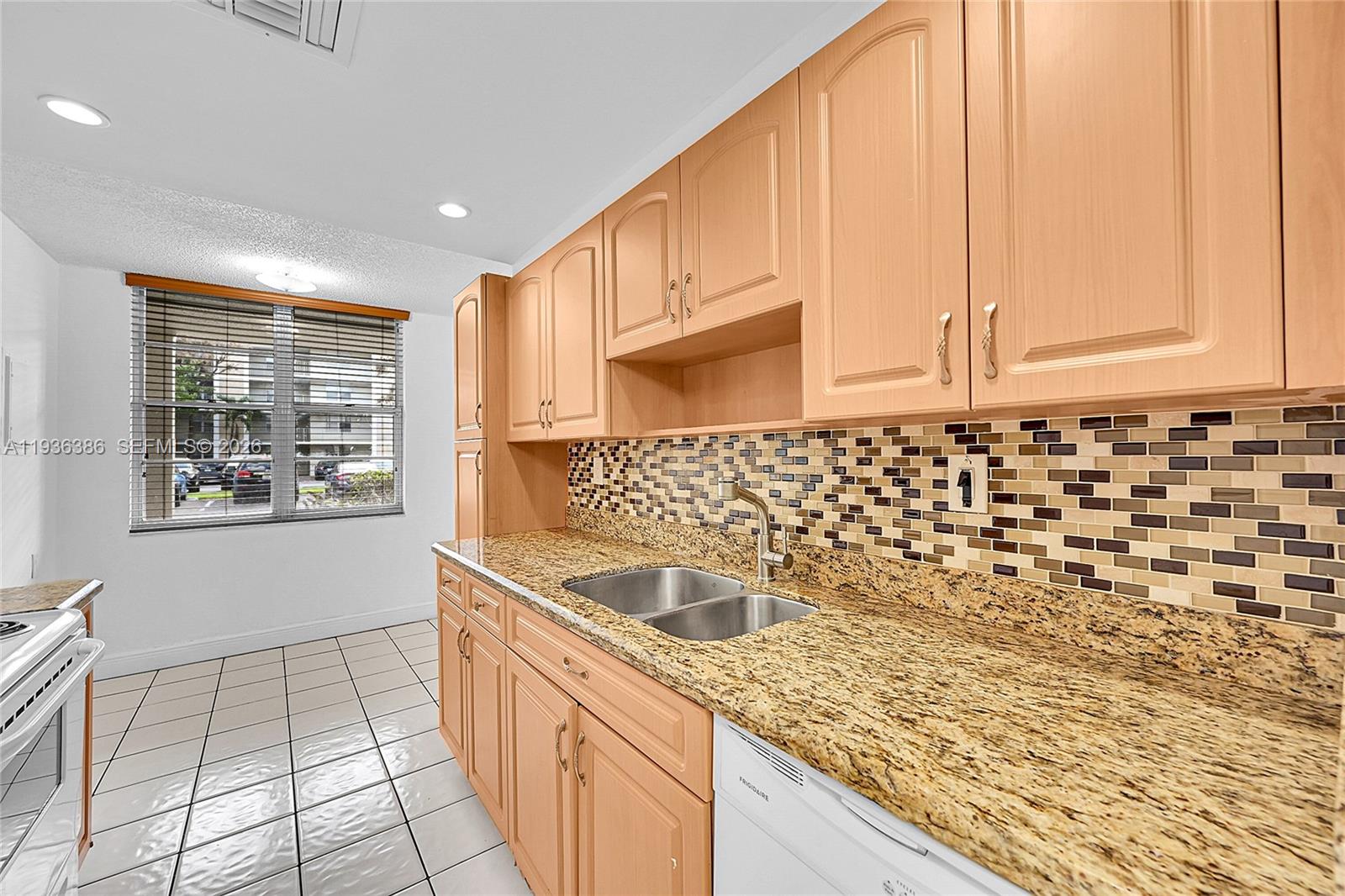 4850 NW 29th Ct # 125, Lauderdale Lakes FL 33313