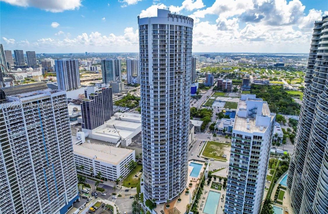 1750 N Bayshore Dr # 4305 — Photo 2