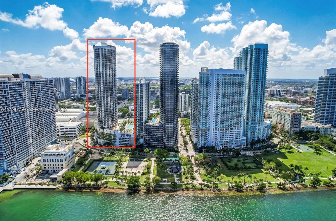 1750 N Bayshore Dr # 4305 — Photo 3