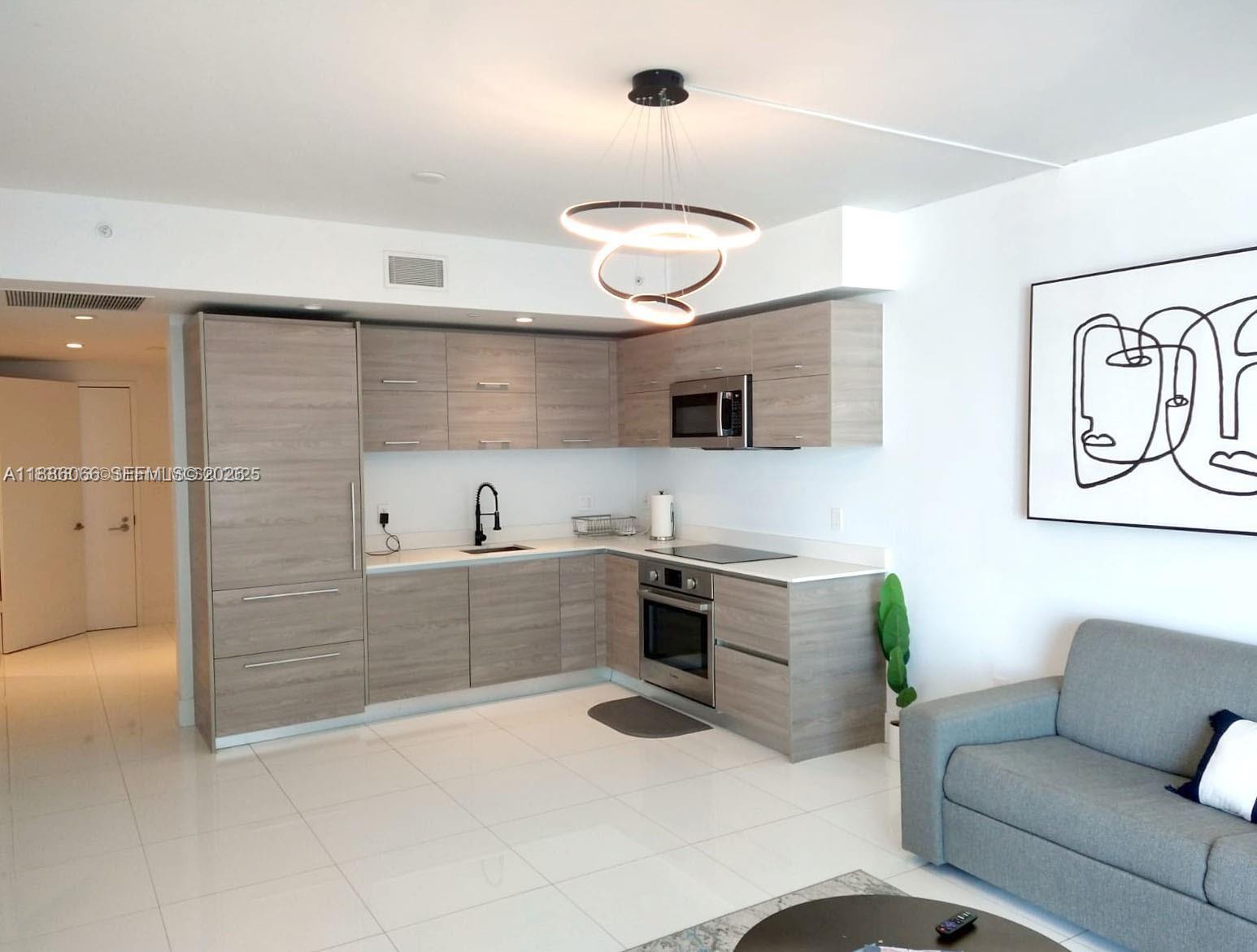 1300 S Miami Ave # 2208, Miami FL 33130
