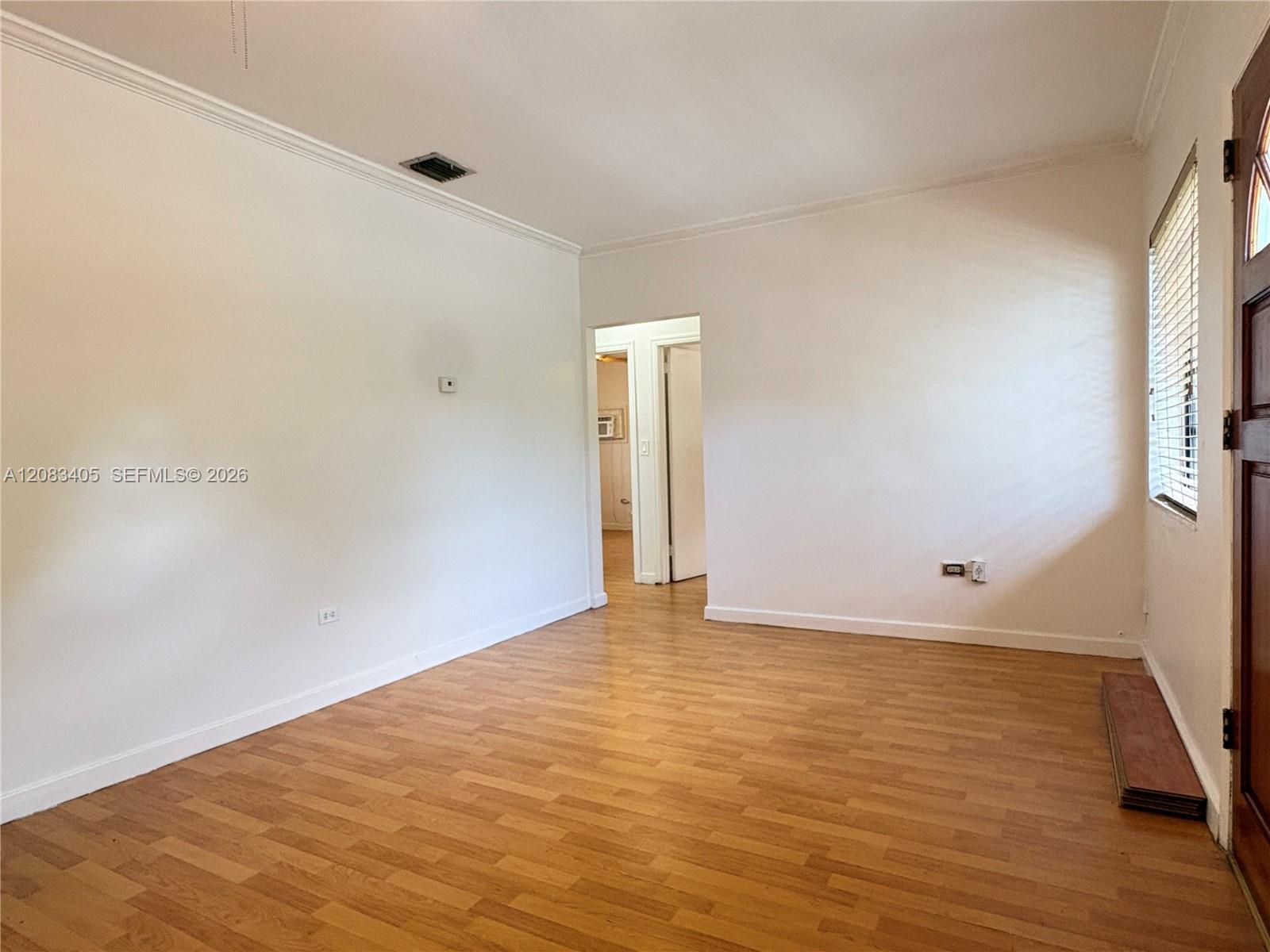 700 SW 51st Ave — Photo 3