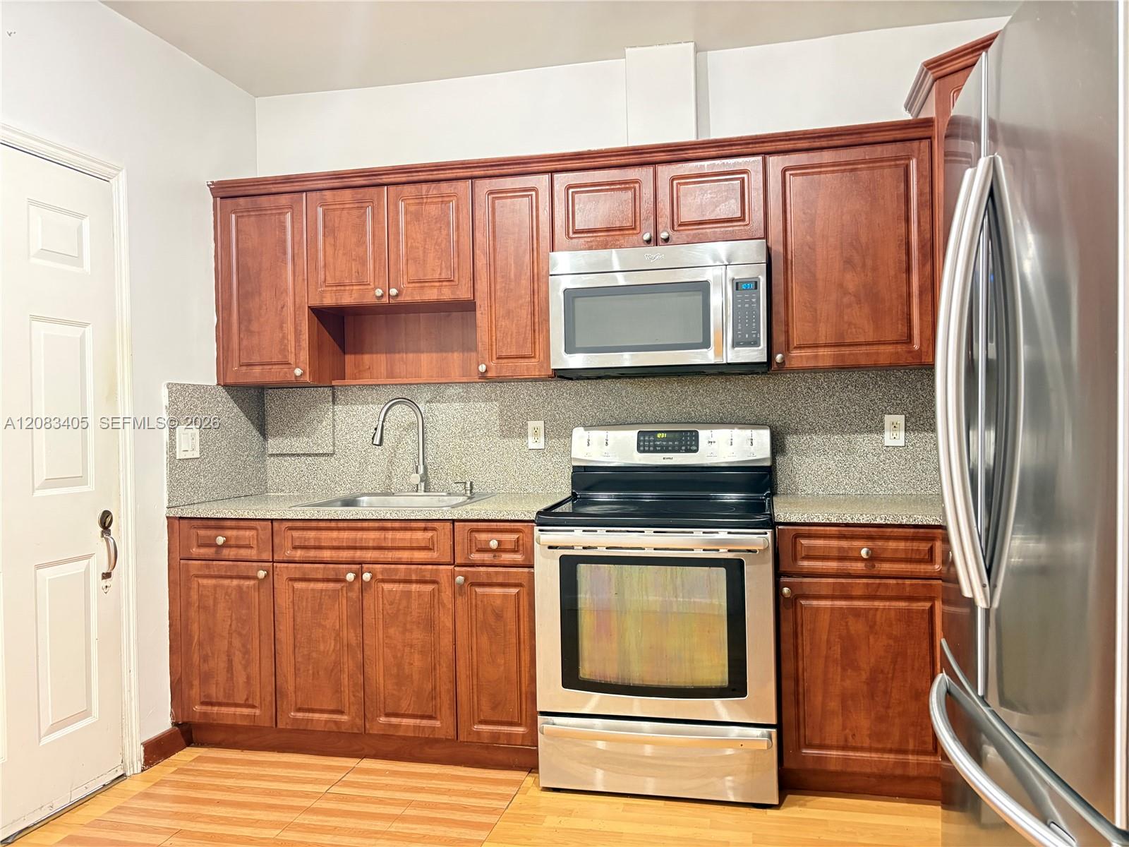 700 SW 51st Ave — Photo 5