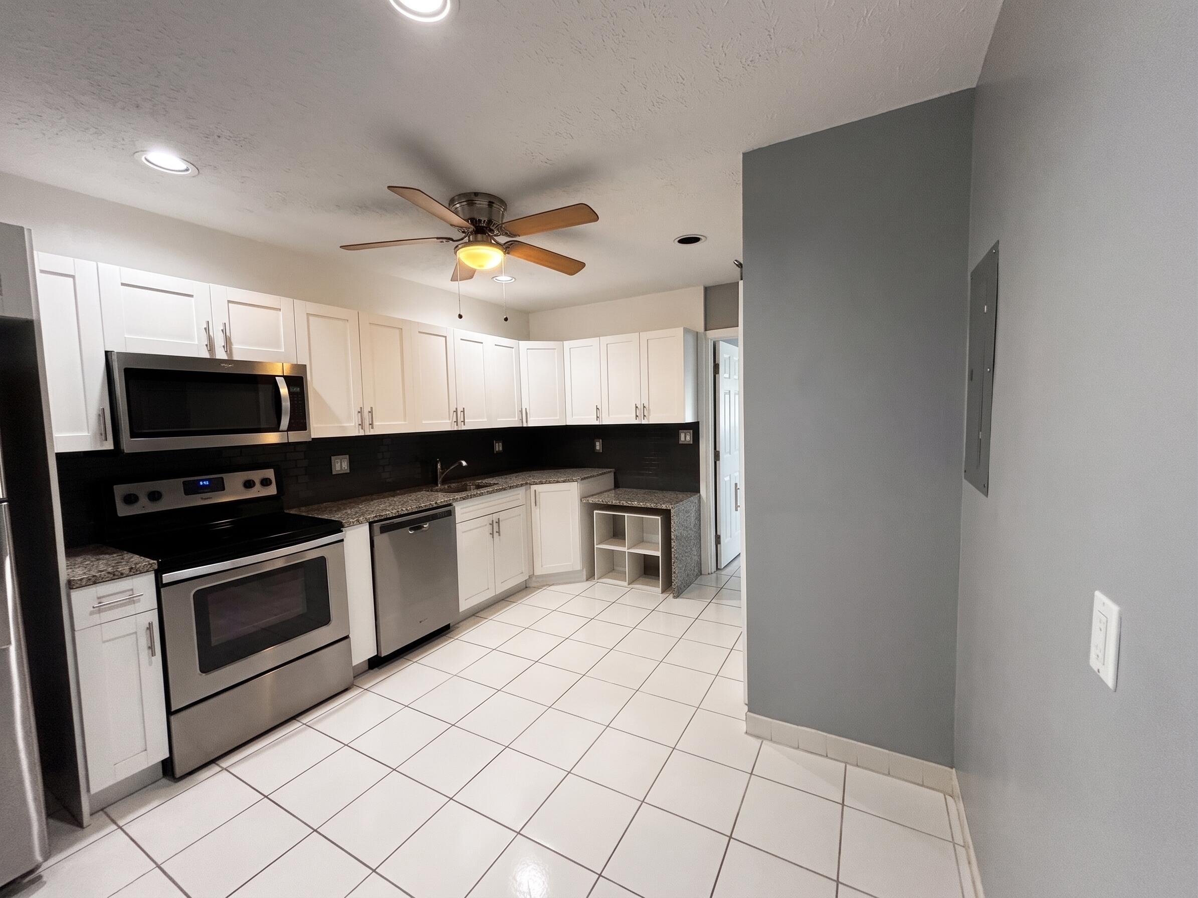1240 SE 3RD Court # 12 — Photo 3