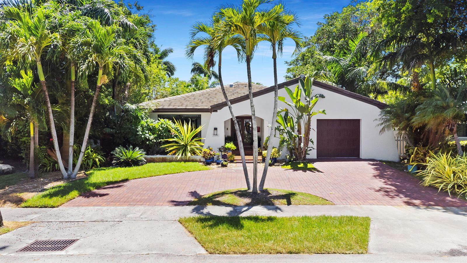 1230 TAYLOR Street, Hollywood FL 33019