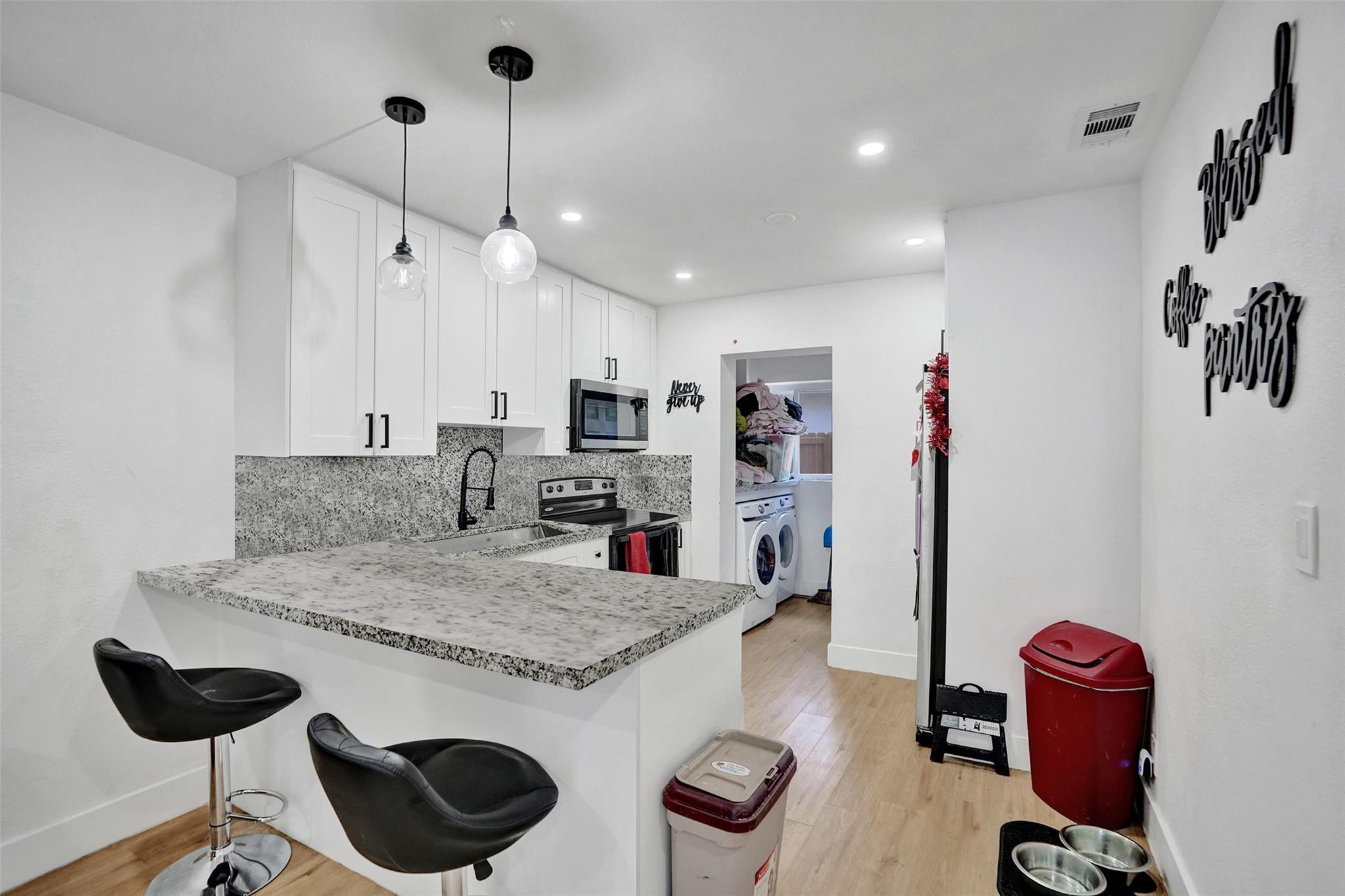 209 NE 9th Street — Photo 4