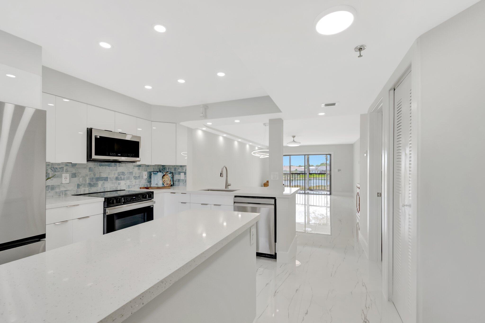 7240 Huntington Lane # 202, Delray Beach FL 33446