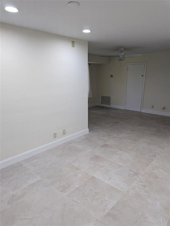 5220 NE 14TH Way # 8 — Photo 2