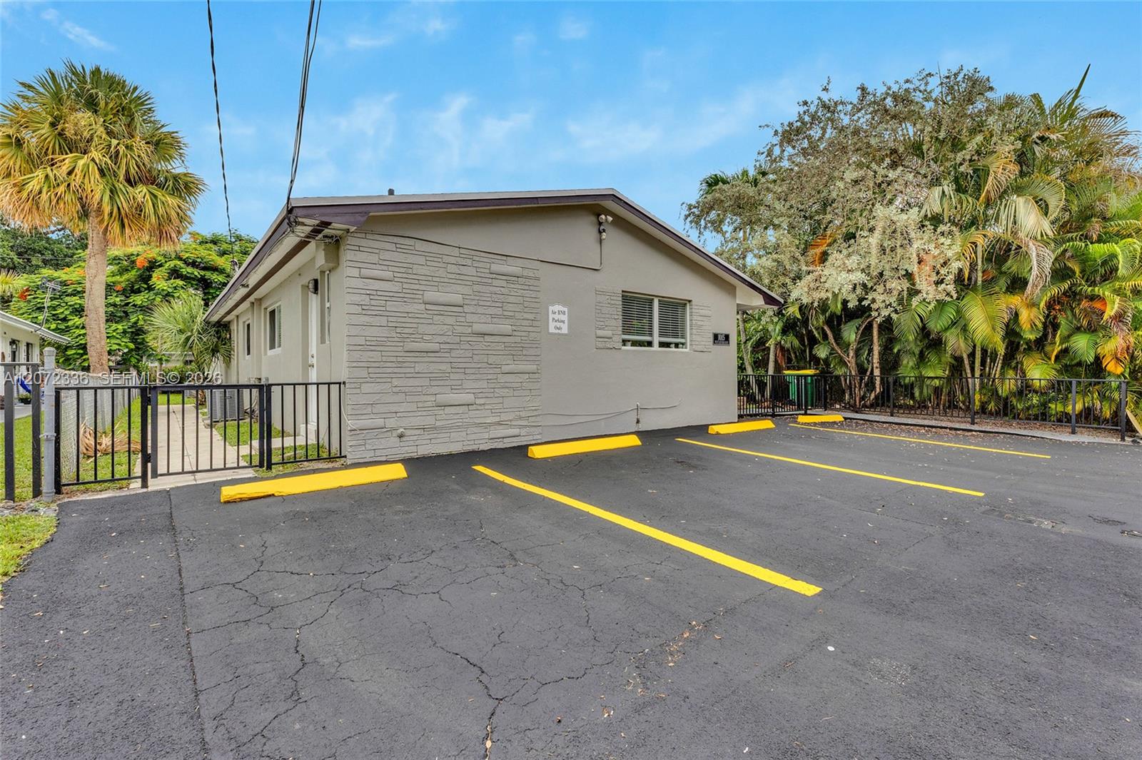 1015 W Las Olas Blvd # 1 — Photo 4