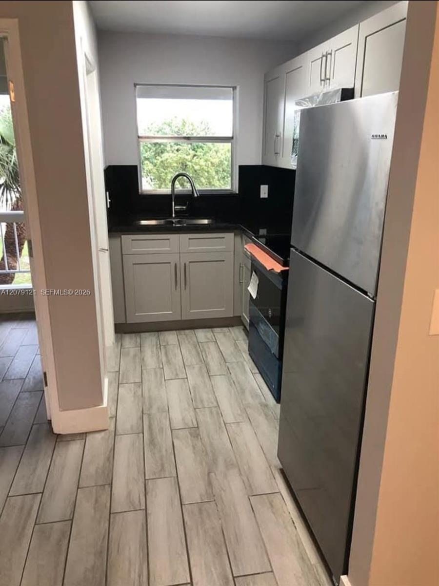 250 Layne Blvd # 307 — Photo 4