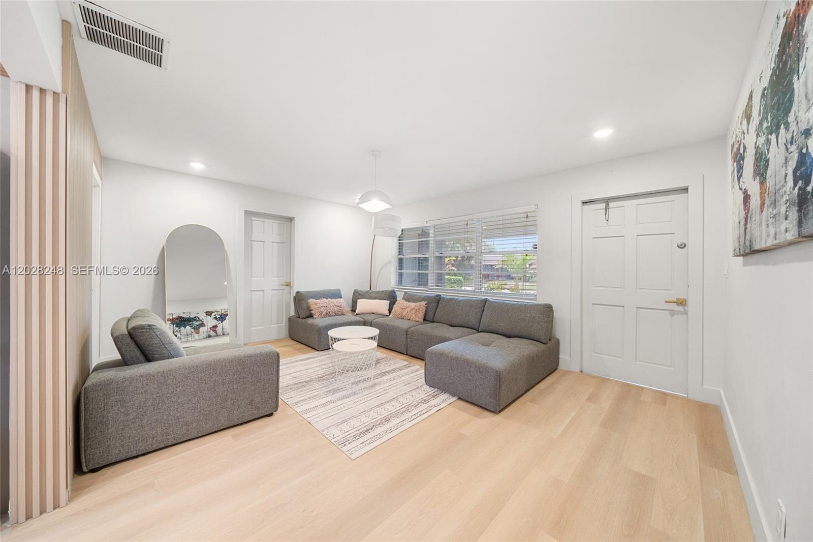 331 NE 42nd Ct — Photo 3
