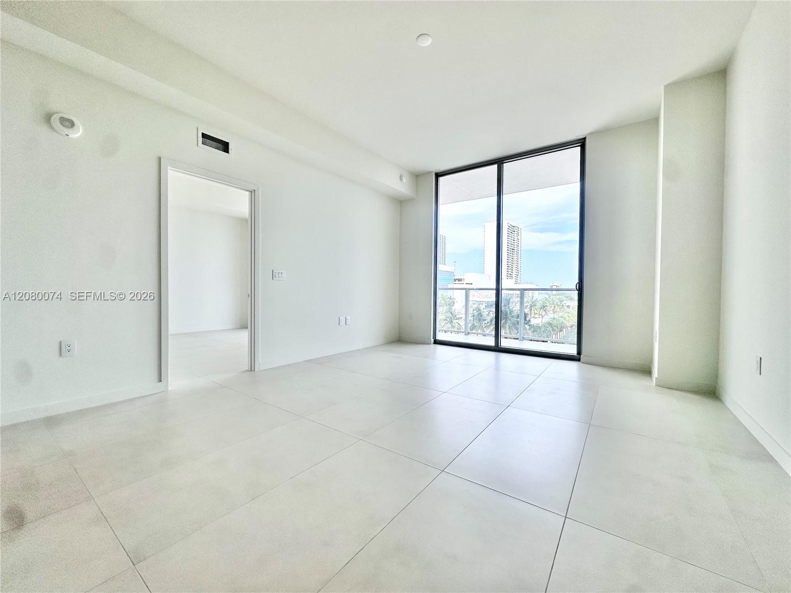 1400 Biscayne Blvd # 409 — Photo 4
