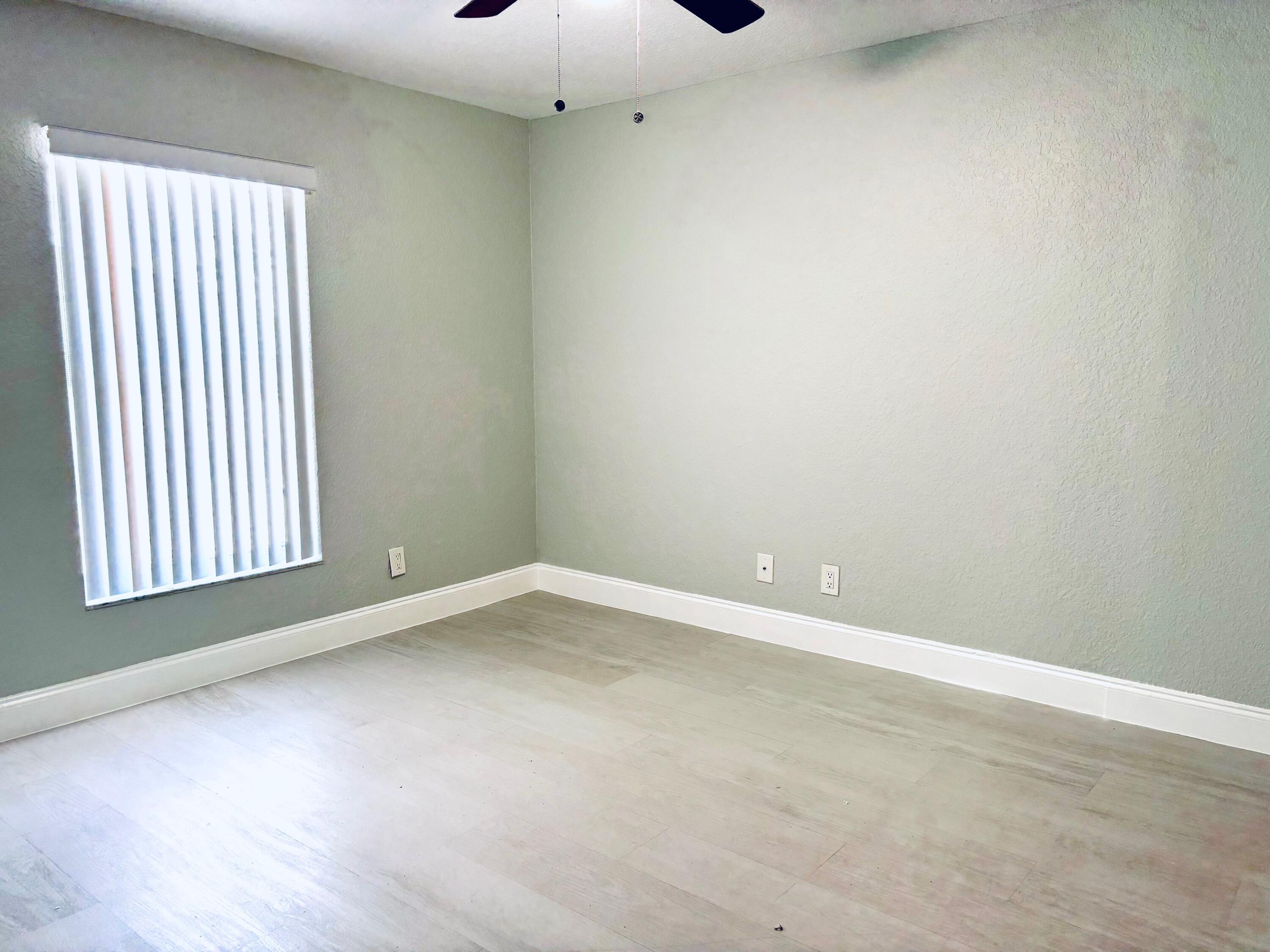 2725 Prairie Lane — Photo 4