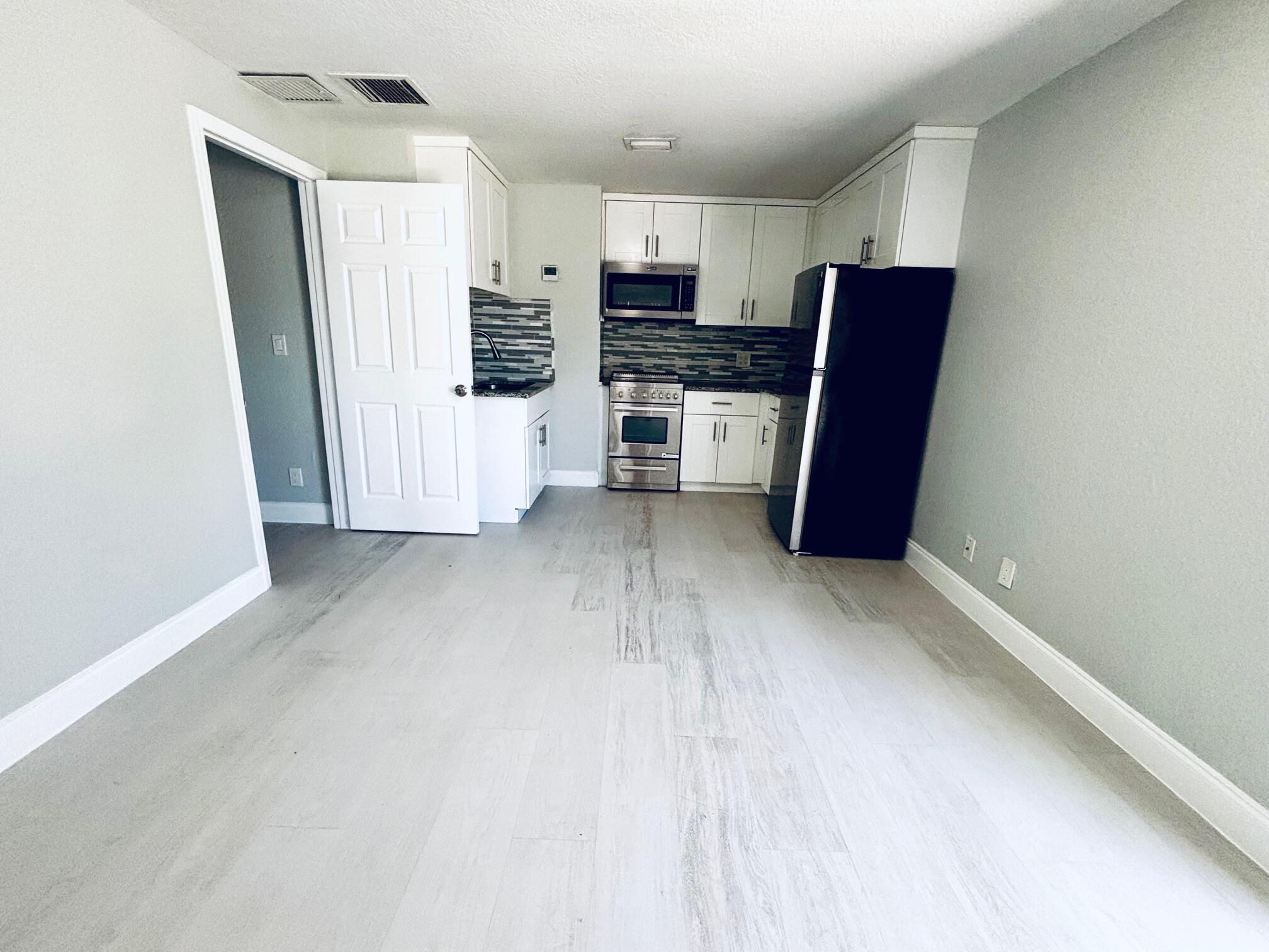 2725 Prairie Lane — Photo 2