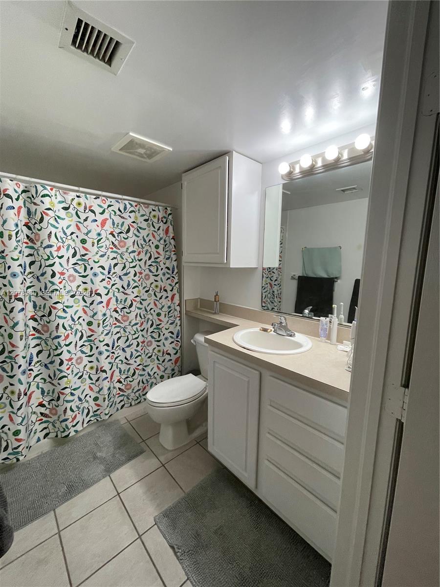 2665 SW 37th Ave # 209 — Photo 3