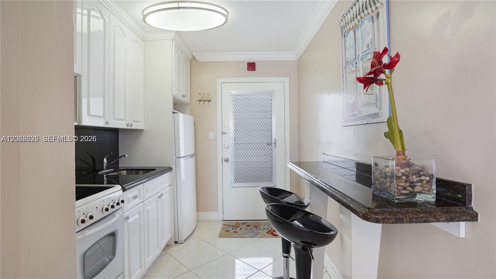 1750 James Ave # 9J — Photo 4